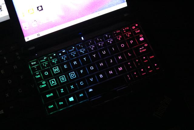 上网本能玩的游戏，好玩的网络电脑游戏有哪些（壹号本7寸迷你游戏本评测）