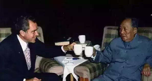 尼克松访华时间，尼克松访华三次是哪三年（毛主席一句话令全场佩服）