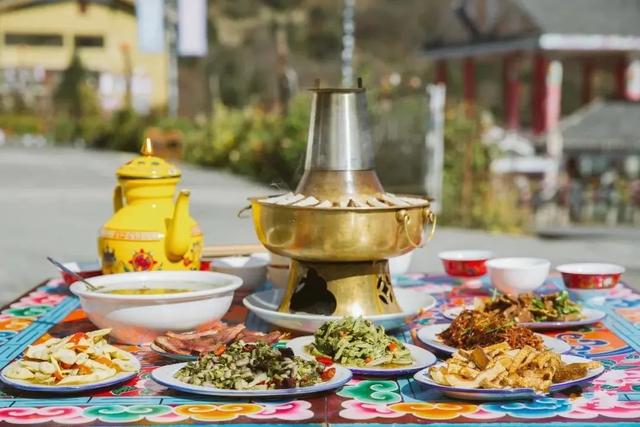 中国最美景观大道是从哪儿到哪儿，中国最美景观大道318国道从哪儿到哪儿（带你走进“中国人的景观大道”）