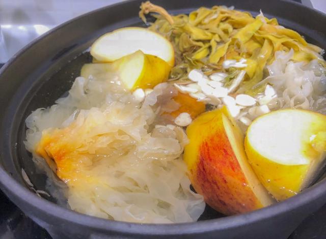 剑花煲汤配什么汤料，霸王花煲猪骨汤的功效与作用（国庆黄金周假期到来前秋天润燥汤水分享）