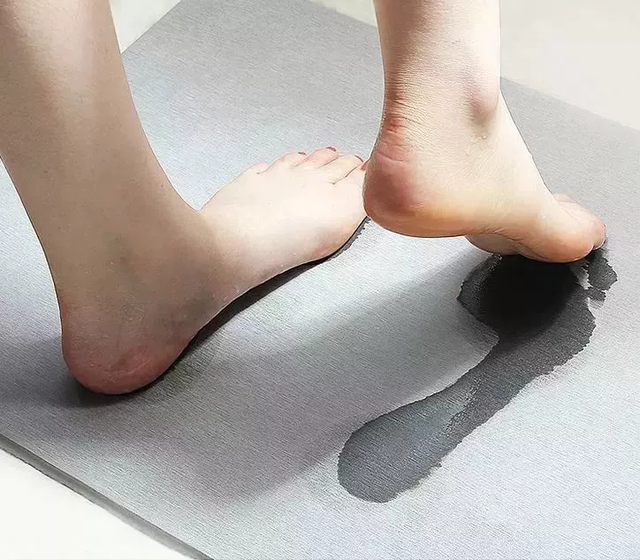 硅藻泥地垫的优缺点，硅藻泥浴室防滑垫的优缺点（这5个卫生间的“冷门用品”）