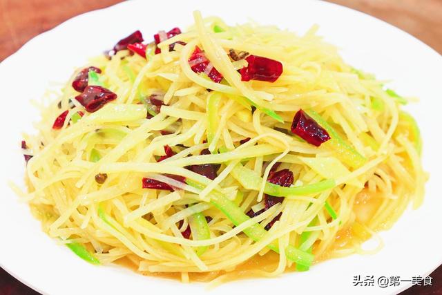 炒土豆丝怎么炒才好吃，土豆丝怎么炒脆（40年大厨教你3大技巧）