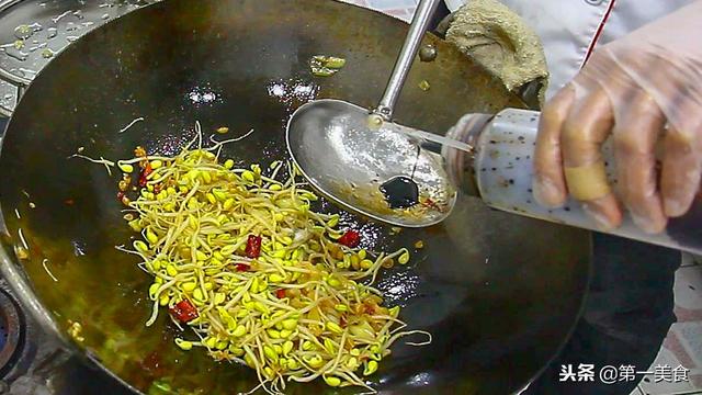 黄豆芽的家常做法，黄豆芽的十种家常做法（厨师长炒个黄豆芽）