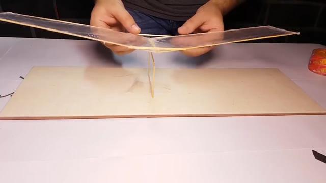 简易飞机模型制作，100个简单的科技小制作_100个简单的科技小制作视频_100个简单的科技小制作不倒翁（用竹蜻蜓原理做一个简易飞机）