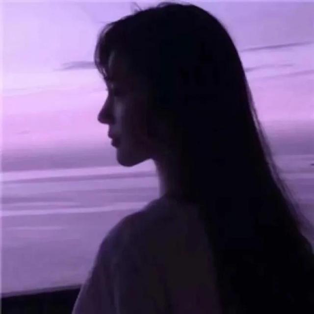 紫色系女生头像，紫色系女生头像动漫微信（我该用什么去纪念你在我的青春里闪耀过）