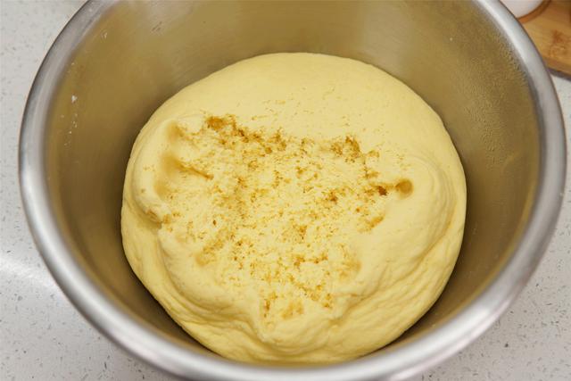 玉米碴子怎么做才好吃，怎样煮玉米碴子（松软香甜比馒头强多了）