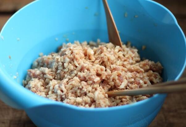 图片[3]-【莲藕饺子】做法步骤图 香糯脆甜 一口一个！-起舞食谱网