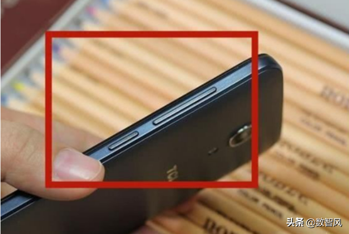 自动重启是什么原因（手机老师重启解决方法）