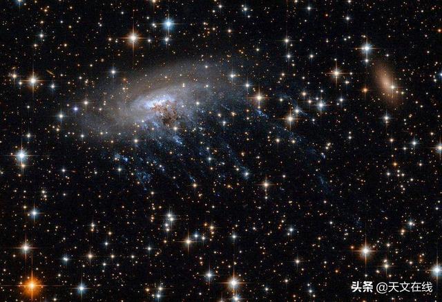 公转自转是什么意思，公转是指什么自转是指什么（地球还有一种运动）