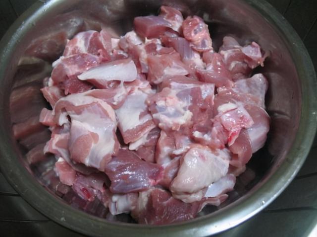 羊肉怎么炖好吃，羊肉怎么炖好吃又营养（炖羊肉牢记“3加4不加”）