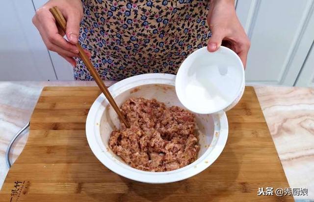 水煮肉丸子的做法，水煮肉丸子怎么做（清水肉丸汤新做法）