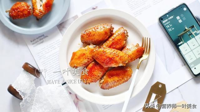 电饭煲和微波炉煮饭哪个更好，微波炉和电饭煲哪个更省电（微波炉、烤箱、蒸箱三合一）