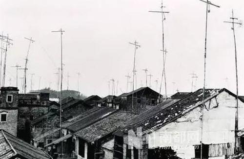 电视机的发展史，电视机演变过程（家里电视机的发展史）