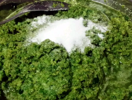 韭菜花酱的做法自制韭菜花酱，韭菜花酱的做法（韭花又香又绿存放久）