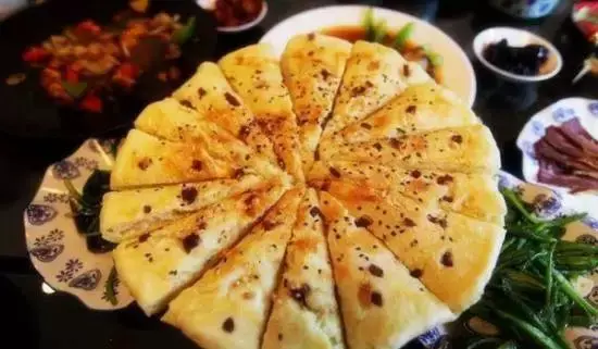 丽江古城特色小吃有什么，丽江古城有哪些好吃的小吃（丽江不可错过的10大特色小吃#云南旅游攻略#丽江旅游攻略）