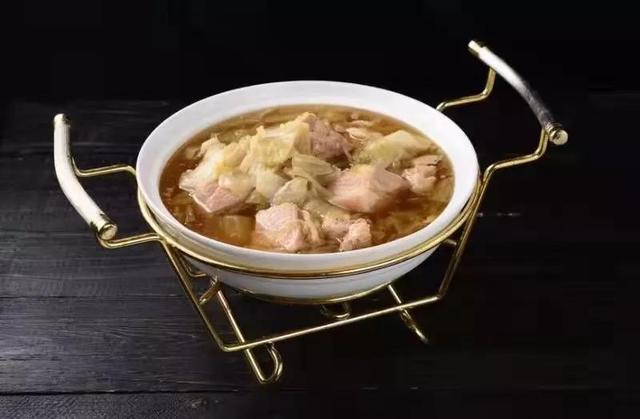 藏族吃猪肉吗，藏族吃不吃猪肉（传承三百载：喇嘛可以吃肉吗）