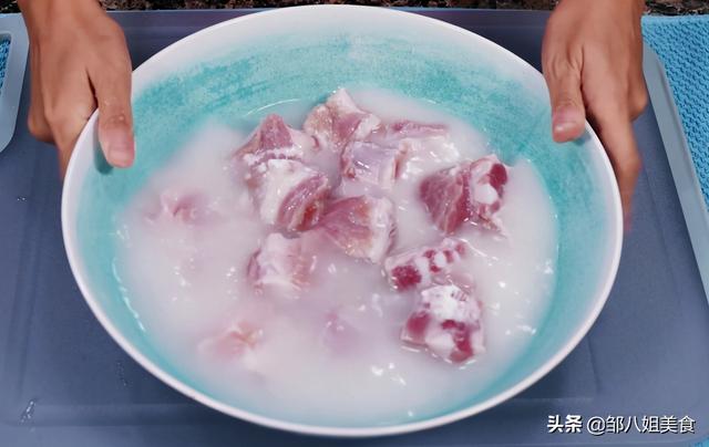 清炖排骨怎么炖，清炖排骨怎么炖才好吃呢又嫩又香呢视频（炖好后肉不发柴）