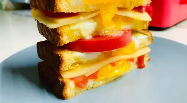 正宗芝士黄油吐司做法，半熟溏心蛋像布丁一样