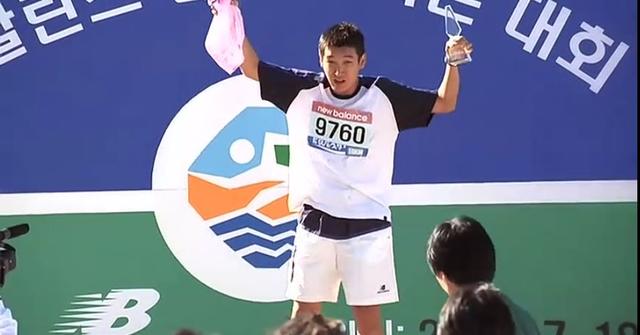 阿甘正传是真人真事吗，适合中学生看的励志电影（原来《阿甘正传》的故事）