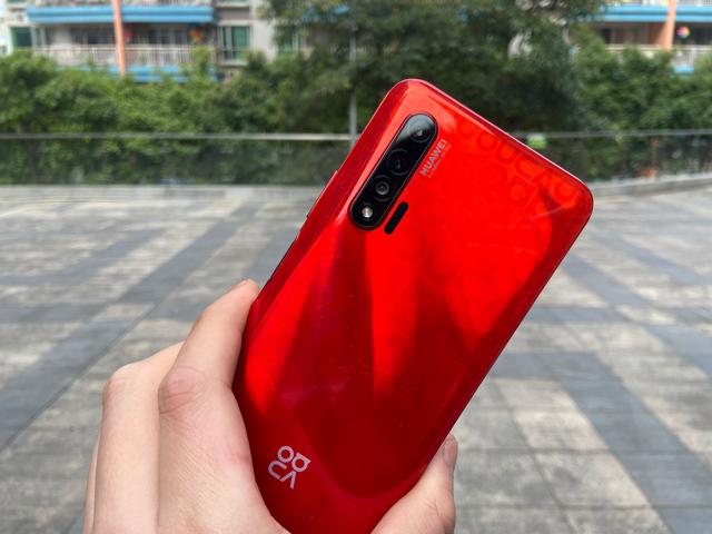 华为nova6，华为nova6全网通5g手机（拿它和荣耀V30比差价）