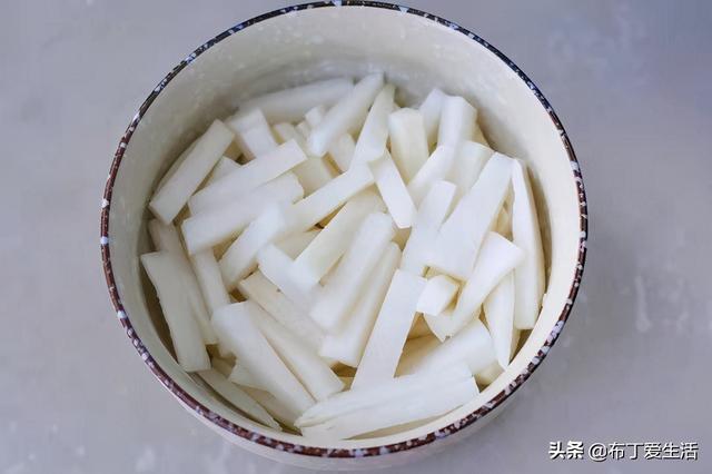 泡萝卜的腌制方法，韩国泡萝卜的腌制方法（教您饭店做法）