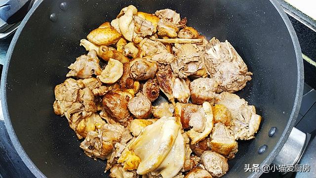 老鸭汤家常做法，茯苓老鸭汤的家常做法（炖出美味好喝的老鸭汤）