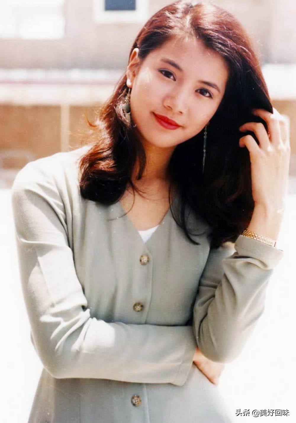 香港电影巅峰期女影星:张柏芝,周慧敏,钟丽缇,吴倩莲,朱茵