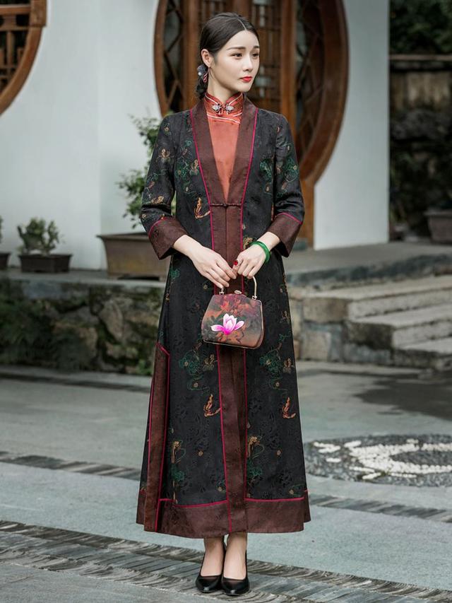 香云纱是什么面料，香云纱布料多少钱一米（什么叫皮子香云纱、花罗香云纱和桑波缎香云纱）