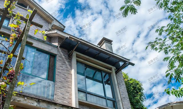 窗户遮阳棚雨棚，窗户遮阳棚雨棚安装（窗棚真的有必要装吗）