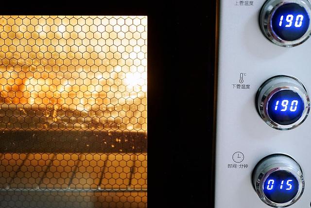 香烤猪排怎么做，香烤猪排怎么做好吃（我和家人就爱这样吃烤猪排）