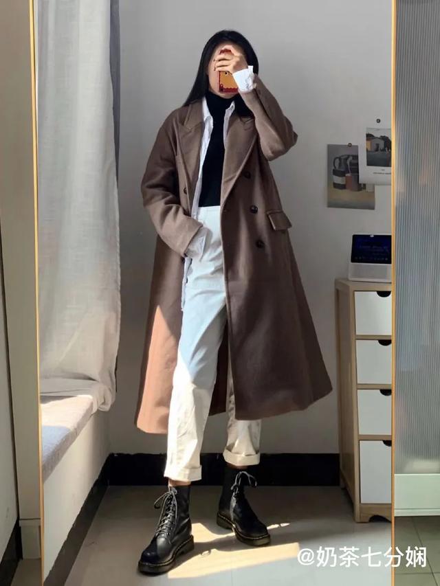 男士马丁靴配什么裤子，男士马丁靴配什么裤子衣服好看（冬天就该这么穿，显高又气质）