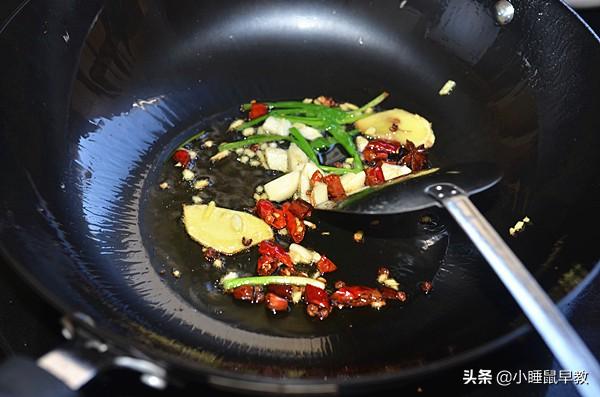 家常水煮鱼的做法，水煮鱼怎么做法才好吃视频（正宗水煮鱼家常做法）