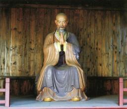 三清宫大门上的对联是什么，三清殿对联横批（圣婴大王红孩儿：有苦说不出）