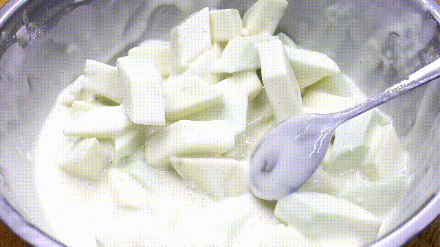 河南面糊茄子做法，色泽好看酸鲜香嫩的河南烧茄子