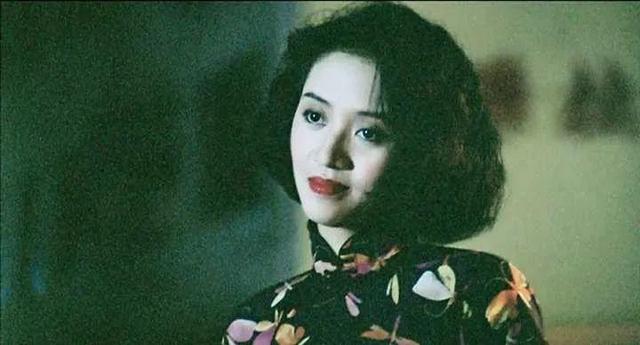 许志安 - 烈焰红唇歌词是什么，许志安老婆郑秀文（求求别再吹这位大女主了）