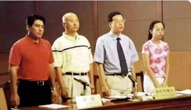 瞧这一家子大结局，瞧这一家子剧情介绍（顶着嘘声拼命、父亲去世才暴露身份）