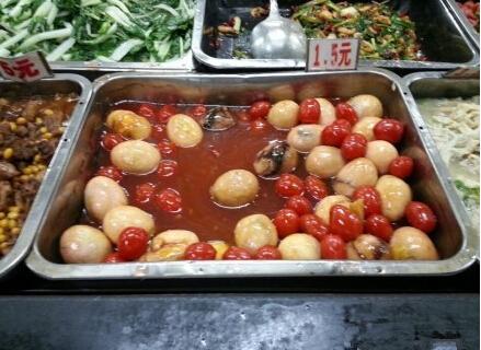 高校食堂现冰镇麻辣烫，听说很好吃高校食堂黑暗料理（那些年学校食堂黑暗料理大全）