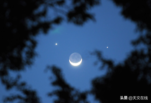 双星伴月什么征兆，双星伴月是什么天象（“双星伴月”又来临啦）