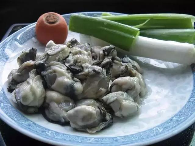 请问清炸小扒皮鱼的做法，炸小剥皮鱼的做法大全（今后再也不怕不认识海鲜了）