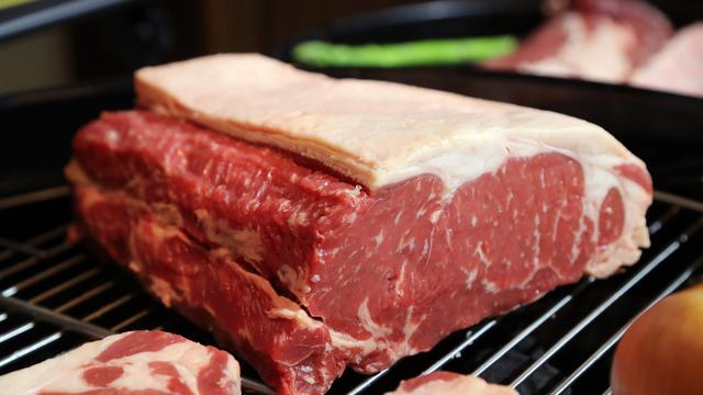 怎样腌制嫩牛肉片，腌制牛肉怎么做才鲜嫩（大厨一招就把牛肉变得又嫩又滑）