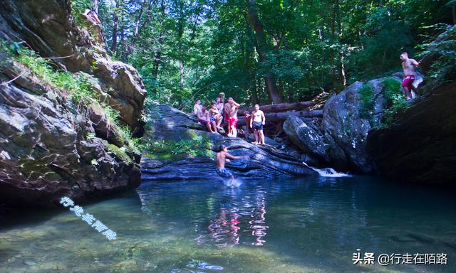 维多利亚大瀑布，维多利亚瀑布（平均每秒935吨流量）