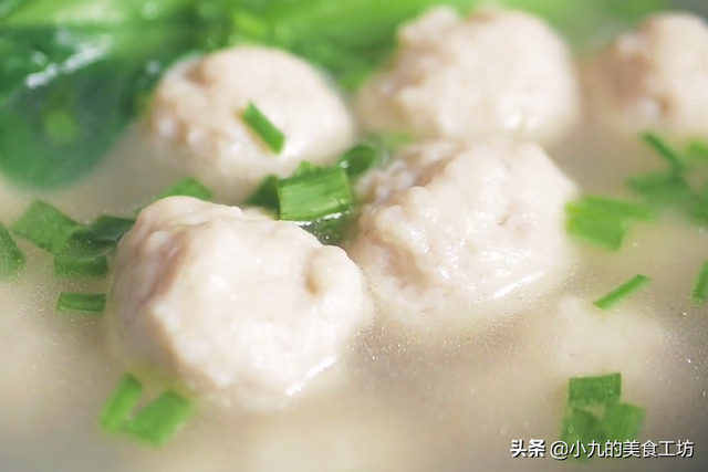 买来的鱼丸怎么做好吃，做鱼丸好吃的窍门（5块钱在家做一锅）