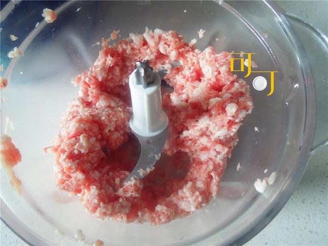 白菜芹菜猪肉饺子怎么做才好吃，我家的白菜芹菜猪肉饺子特别香