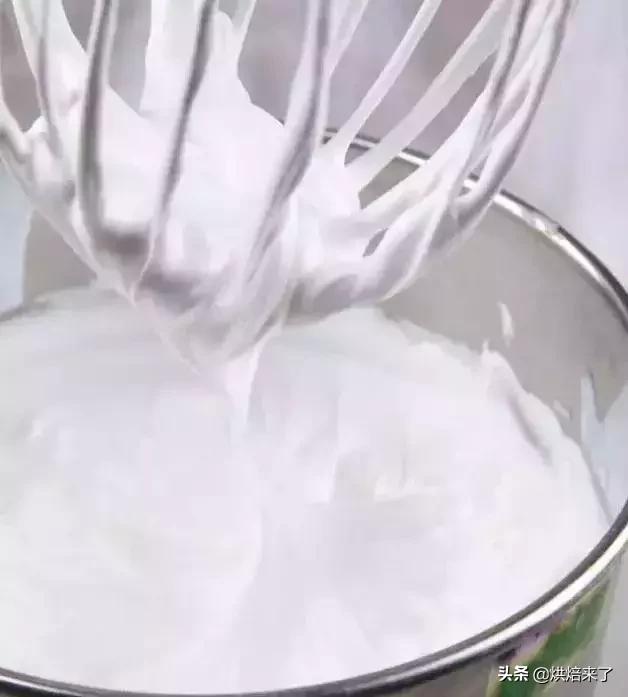  动物奶油怎么打发，手工淡奶油打发教程（奶油受不了~~夏季奶油打法的问题与技巧） 