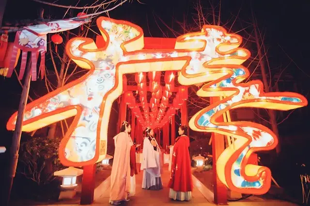 2020年大雁塔喷泉几点开始，大雁塔喷泉2020年12月（升级改版后的大雁塔喷泉表演时间公布）