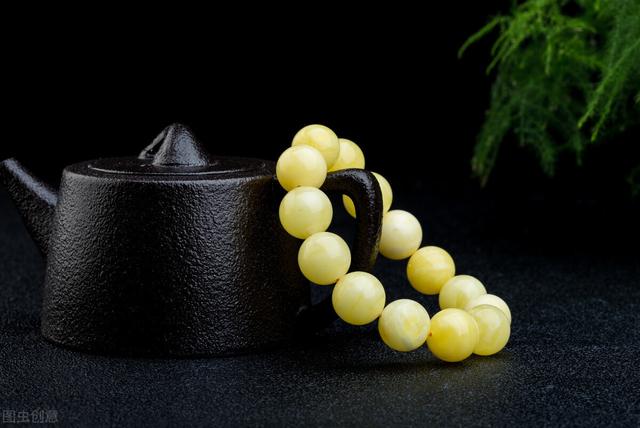 老蜜蜡多少钱一克，1200元一克的老蜜蜡（几十几百的蜜蜡靠谱吗）