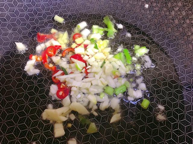 如何区别南豆腐和北豆腐，如何区别南豆腐和北豆腐（“南豆腐”和“北豆腐”有哪些区别）