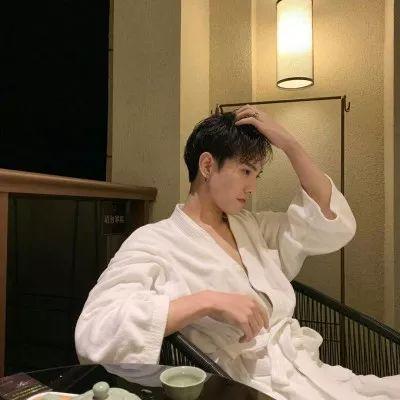 男头。忘掉种过的花，微信头像，男头。忘掉种过的花，重新开始。（“其实我不太懂喜欢）