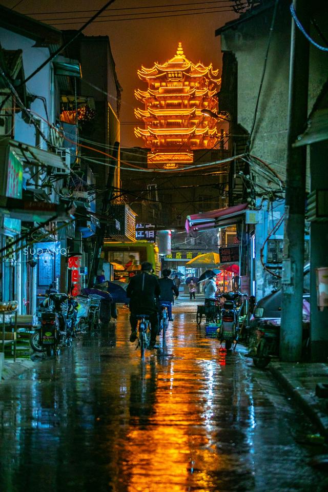 黄鹤楼在哪个城市，黄鹤楼位于哪个省份（黄鹤楼位于中国哪个省份）