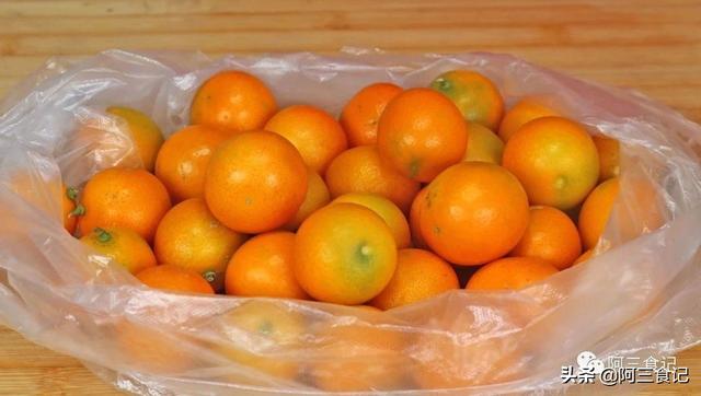 金钱桔要怎么吃，金钱桔子怎么吃（金桔这样吃太厉害了）